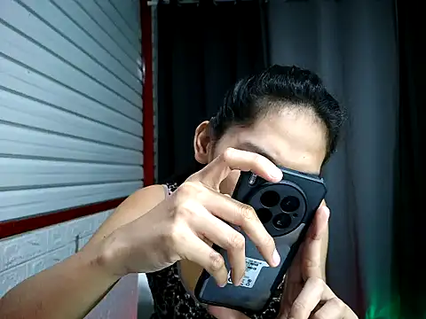 xwildflowerx online show from November 2025 02:17:02 PM