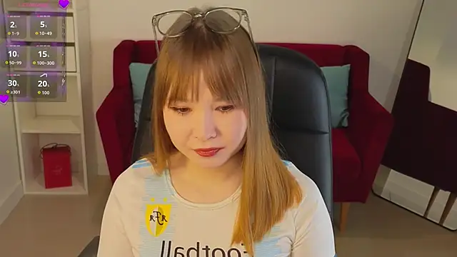 Snapshot of YourTanomi chatting on November 2025 12:15:01 PM YourTanomi online show from November 2025 12:15:01 PM