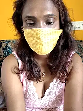 Snapshot of Queen-dhivya chatting on April 2026 04:02:02 AM Queen-dhivya online show from April 2026 04:02:02 AM