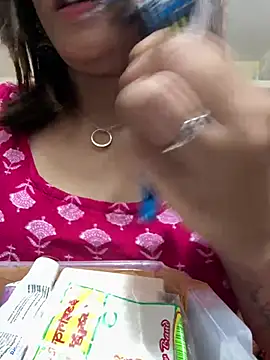 Snapshot of maira_33 chatting on August 2026 05:09:02 AM maira 33 online show from August 2026 05:09:02 AM