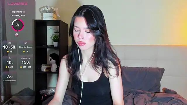 Snapshot of Tune_Godnesss chatting on July 2026 01:22:01 AM Tune Godnesss online show from July 2026 01:22:01 AM
