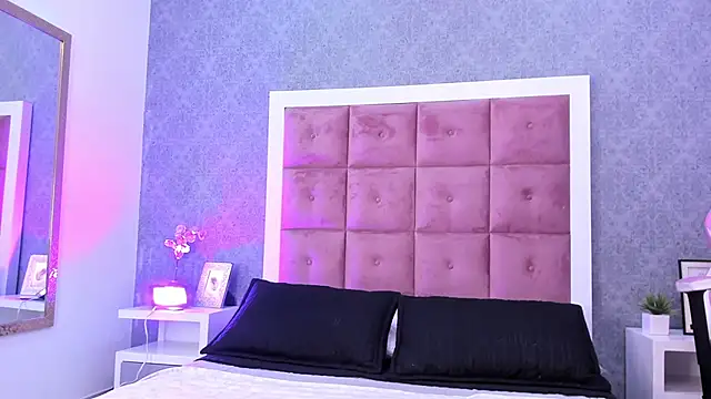 ailenaranda online show from November 2025 01:11:02 PM