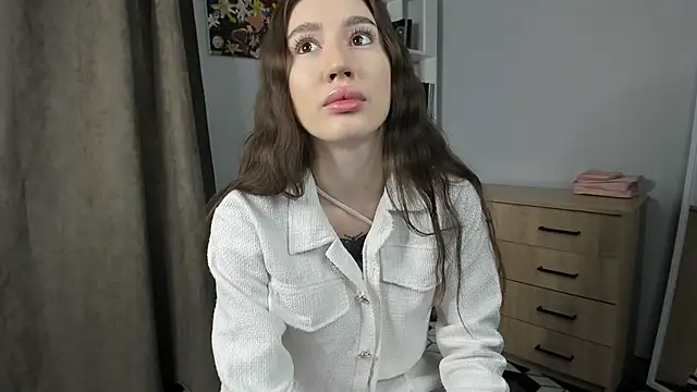 Snapshot of VvesssbZe chatting on November 2025 10:04:02 AM VvesssbZe online show from November 2025 10:04:02 AM