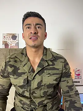 Chris Clarck online show from November 2025 07:48:02 PM