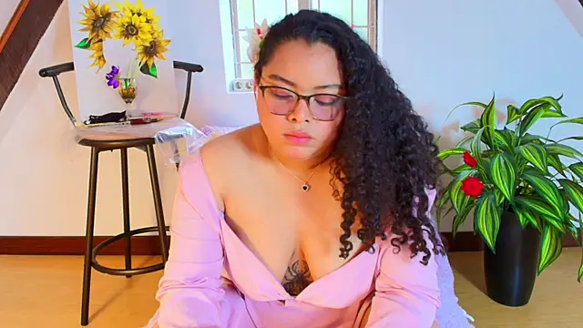 alanaa gomezz online show from July 2026 07:11:01 PM