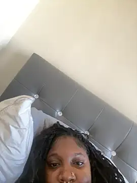 Snapshot of onlyymisha chatting on November 2025 01:35:02 PM onlyymisha online show from November 2025 01:35:02 PM