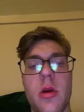 Niesmialyy online show from November 2025 12:24:01 AM