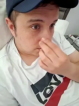 Snapshot of AngelsCouple- chatting on November 2025 06:43:02 PM AngelsCouple- online show from November 2025 06:43:02 PM