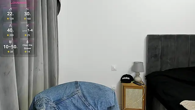 ScarletFlamee online show from November 2025 08:29:01 PM