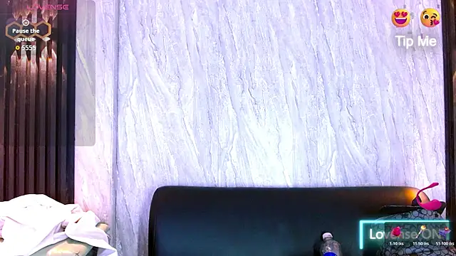 CriisBrown  online show from January 2026 10:21:02 AM