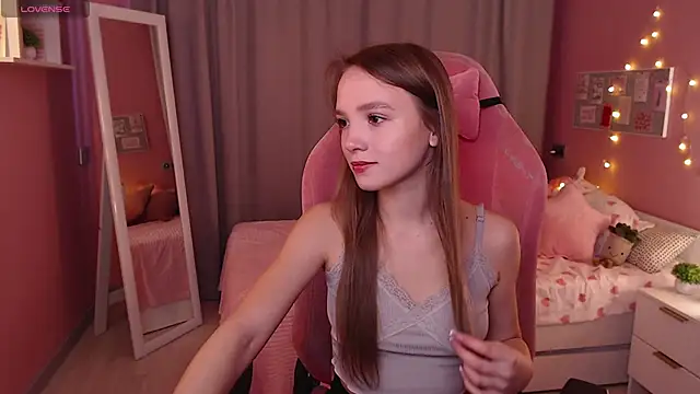 Adria Arjona online show from November 2025 07:36:02 AM