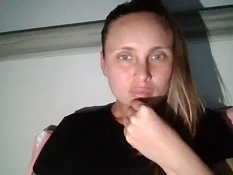 Snapshot of LaManu89 chatting on November 2025 01:16:02 AM LaManu89 online show from November 2025 01:16:02 AM