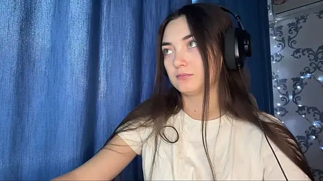 TwotyBright online show from December 2025 08:09:02 AM