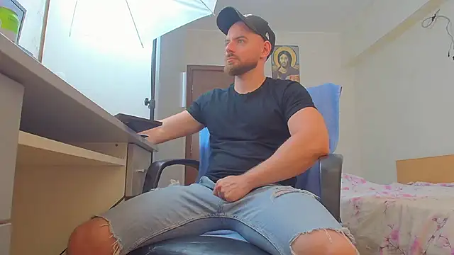 Snapshot of Ryanstone_ chatting on July 2026 11:01:02 AM Ryanstone online show from July 2026 11:01:02 AM