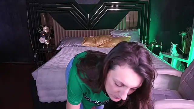 Snapshot of ZafiraMoonn chatting on December 2025 07:14:02 AM ZafiraMoonn online show from December 2025 07:14:02 AM