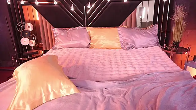 Snapshot of ZafiraMoonn chatting on December 2025 07:17:02 AM ZafiraMoonn online show from December 2025 07:17:02 AM