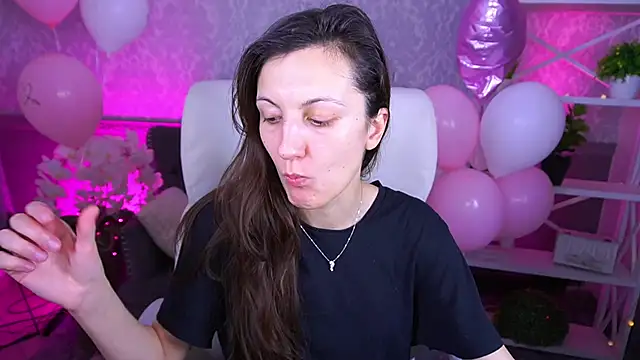 Snapshot of ZafiraMoonn chatting on February 2026 02:06:01 PM ZafiraMoonn online show from February 2026 02:06:01 PM