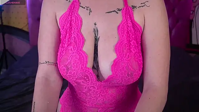 DanielaReign online show from June 2026 12:50:01 PM