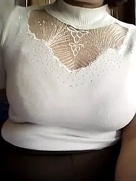 Snapshot of BeyeuCii99 chatting on November 2025 06:02:02 AM BeyeuCii99 online show from November 2025 06:02:02 AM