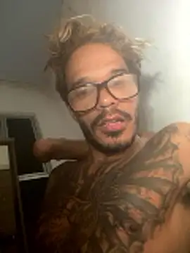 Snapshot of Antoniobiague chatting on March 2026 03:57:02 AM Antoniobiague online show from March 2026 03:57:02 AM