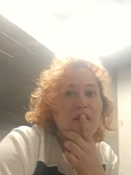 Snapshot of Eclipsedice chatting on November 2025 10:04:02 AM Eclipsedice online show from November 2025 10:04:02 AM