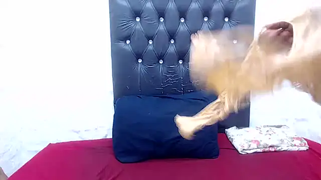 AUGUSTBLOOMxx online show from March 2026 02:37:02 AM