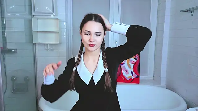 LeenaPuita online show from November 2025 04:07:02 PM