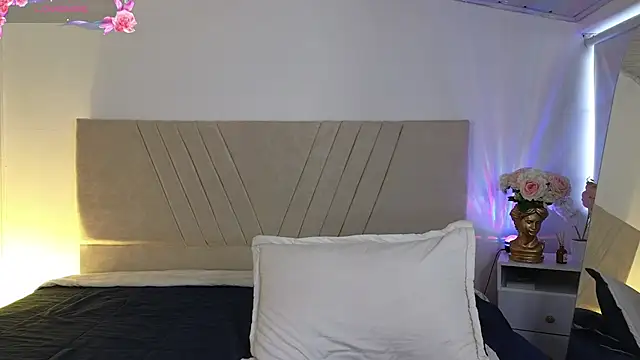 NatashaBlade  online show from December 2025 12:00:01 PM