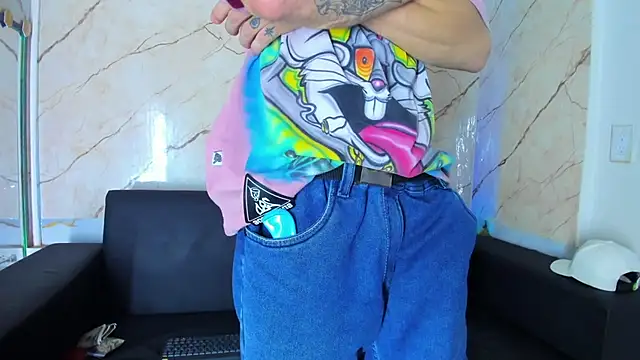 Kevinperlas online show from November 2025 08:21:02 PM