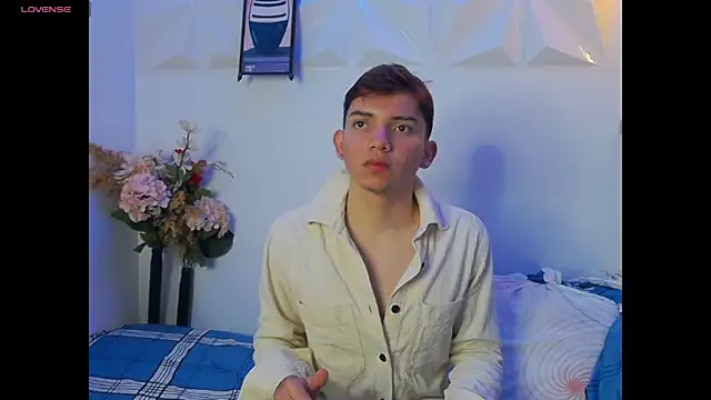 Oliver paris online show from December 2025 04:09:01 AM