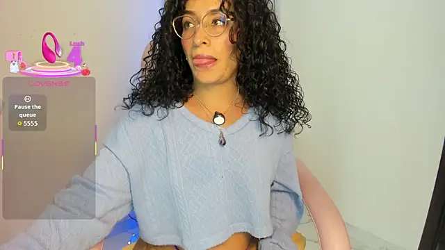 misslya00 online show from December 2025 03:45:02 AM