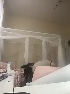 baeezzyy online show from December 2025 05:31:02 PM