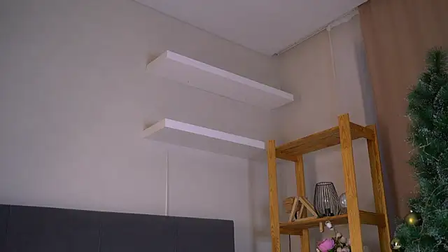 MarvisKuhIo online show from January 2026 04:50:01 AM