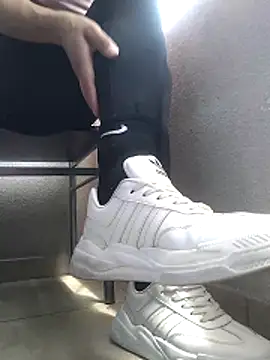 Snapshot of Xeena_ chatting on November 2025 05:22:01 PM Xeena online show from November 2025 05:22:01 PM