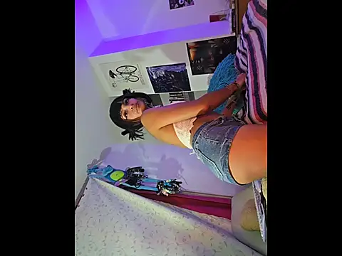 Lila bratzz online show from November 2025 05:51:01 AM