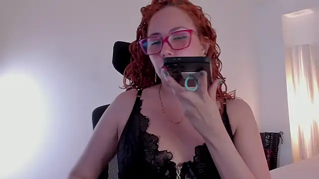 Snapshot of MistressErza chatting on June 2026 07:03:02 PM MistressErza online show from June 2026 07:03:02 PM