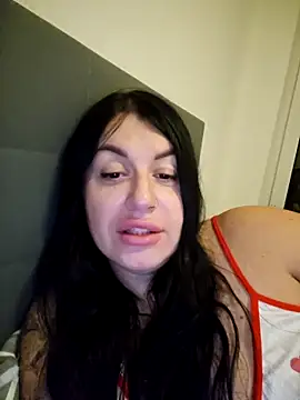 Snapshot of Julianneloreen chatting on November 2025 05:02:01 PM Julianneloreen online show from November 2025 05:02:01 PM