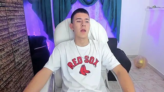 Aleck Boy online show from November 2025 07:24:02 PM