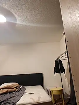 Snapshot of FrancescoLatino chatting on December 2025 03:49:02 AM FrancescoLatino online show from December 2025 03:49:02 AM