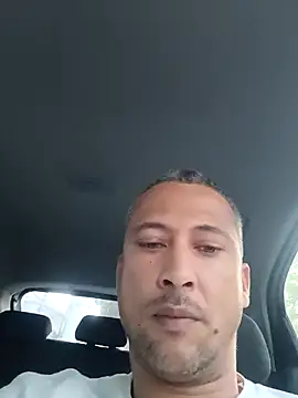 Arrombador20 online show from April 2026 07:58:02 PM