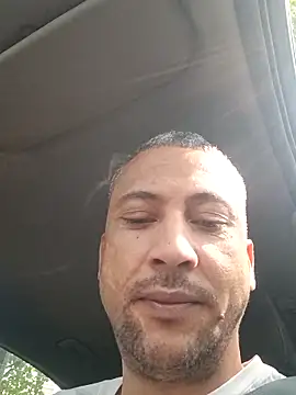 Arrombador20 online show from April 2026 04:19:01 PM