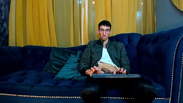 ZyroNight online show from November 2025 12:53:02 AM