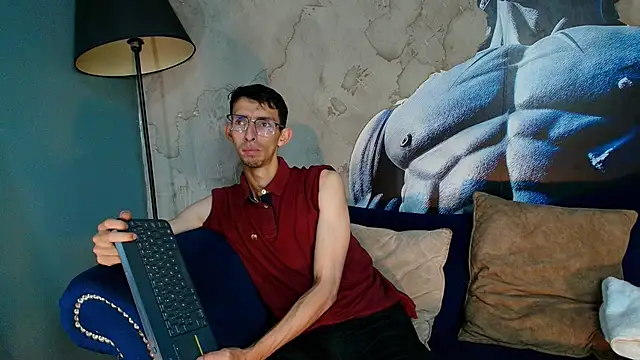 ZyroNight online show from November 2025 07:36:03 PM