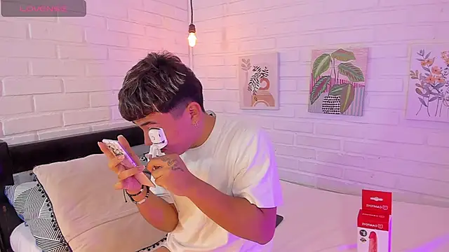 Sweet Dust online show from November 2025 03:09:02 AM