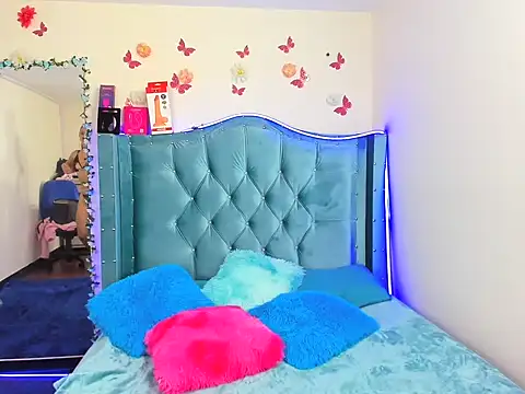 Aurora sky9 online show from November 2025 04:04:01 AM