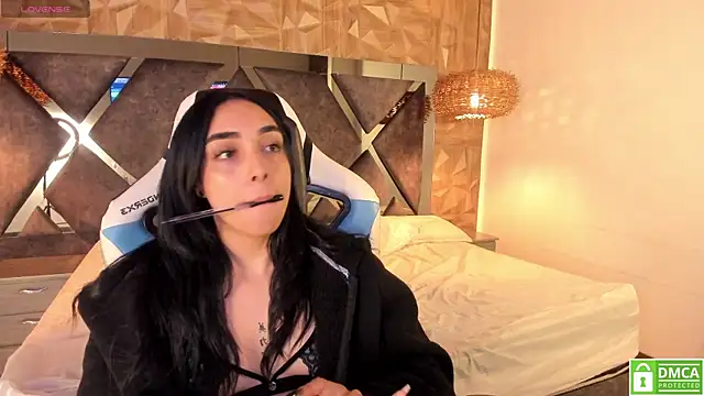 Kiara velvet   online show from April 2026 04:41:01 AM