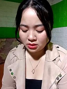 Bee-bgolden online show from December 2025 01:10:01 AM