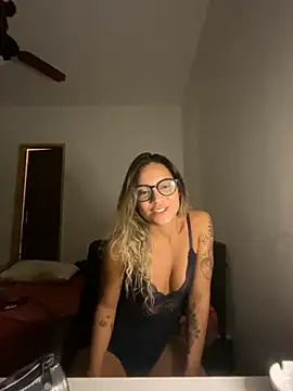 kaakzinha online show from November 2025 09:24:01 PM