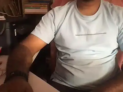 Snapshot of KingCobra_07 chatting on June 2026 10:52:01 AM KingCobra 07 online show from June 2026 10:52:01 AM