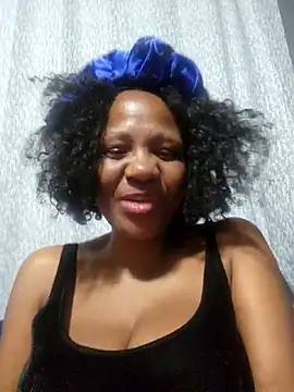 Snapshot of Mommy_Sienna chatting on May 2026 09:21:02 PM Mommy Sienna online show from May 2026 09:21:02 PM